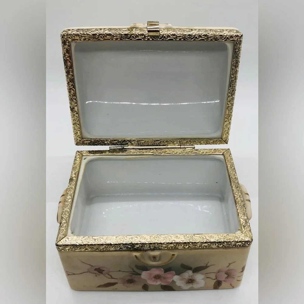 Vintage Victorian Garden Hummerlwerk DOGWOOD Jewelry Trinket Box, Porcelain
